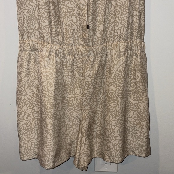Club Monaco Paisley Silk Sleeveless Snap Front Romper Size 4 Tan - Picture 4 of 16